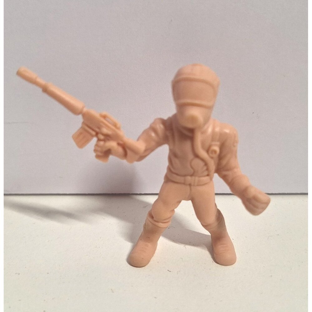 SLUG Zombies Soldier Gas Mask Rifle Backpack 2015 Mini Zombie Flesh Series 2 2"